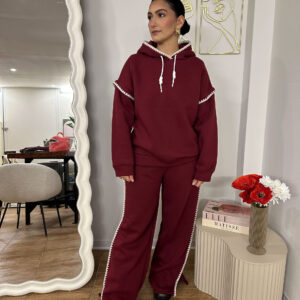 Set con dettagli uncinetto
