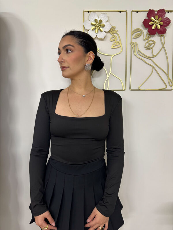 Maglia con spalline nera