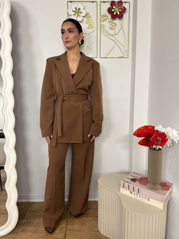 Tailleur marrone